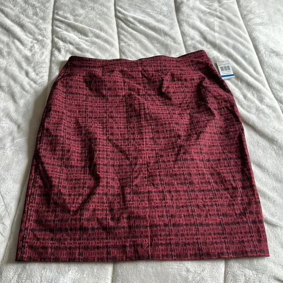 New-89th & Madison-skirt - Picture 2 of 10